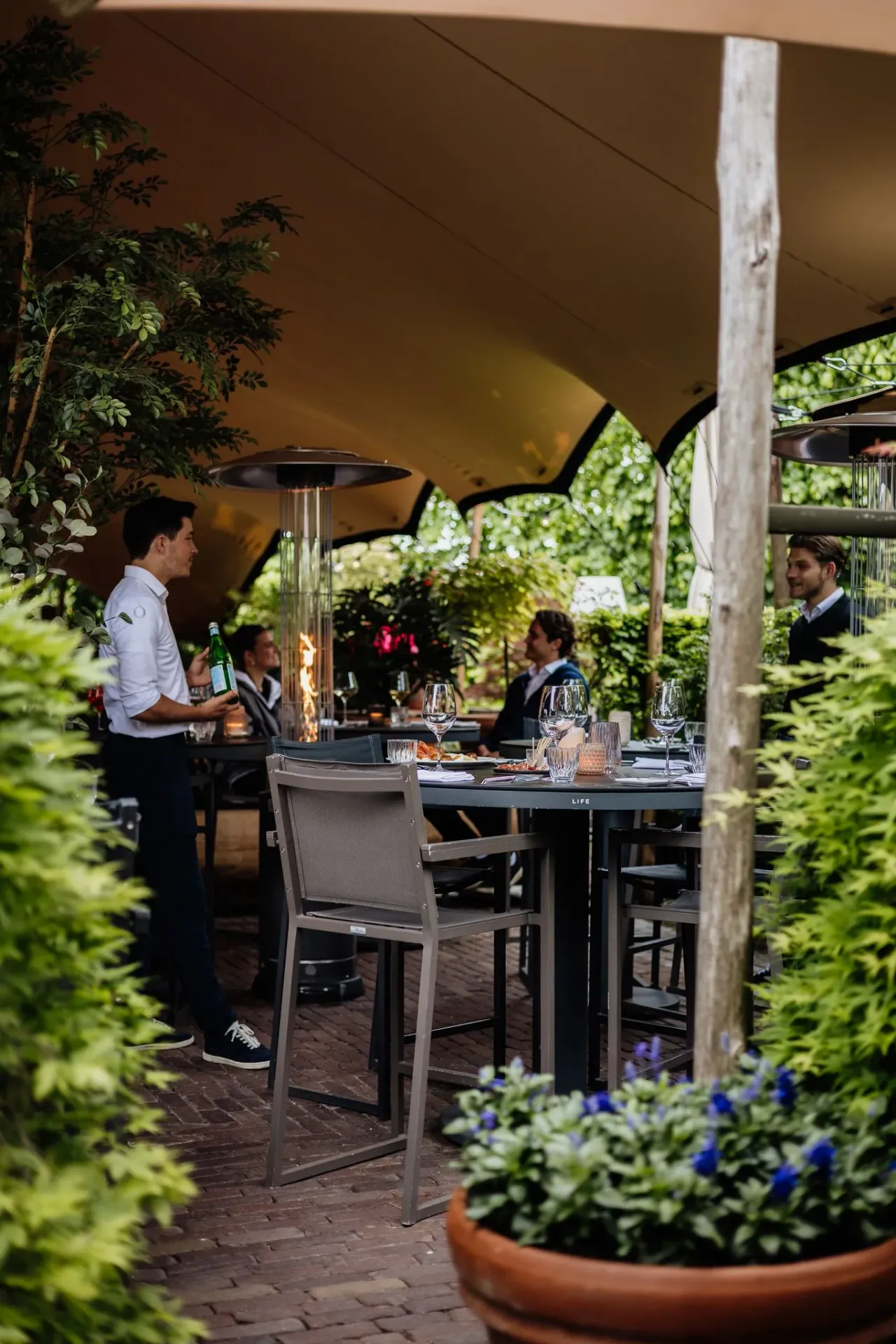 Een sfeer foto van het terras